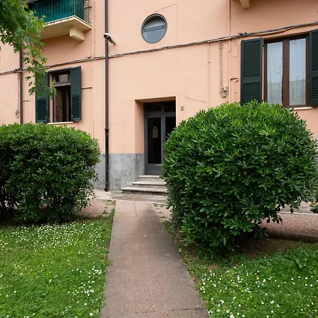 Guesthost - Veronetta Lovely With Patio! Apartament *