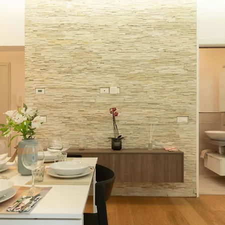 Veronetta Lovely With Patio! * Verona